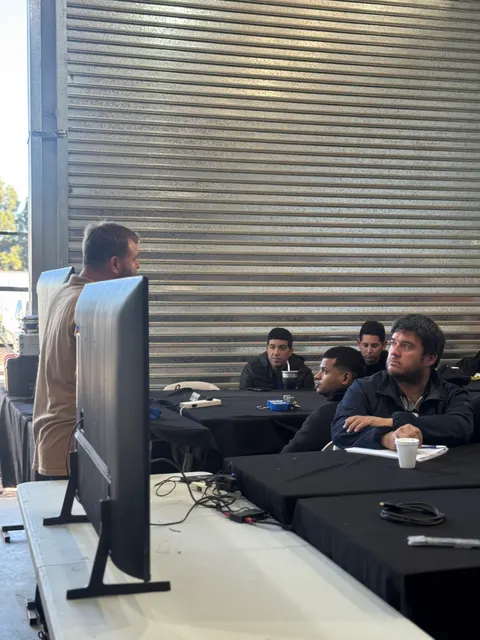 Intercambio en clase durante la capacitación de septiembre de 2026