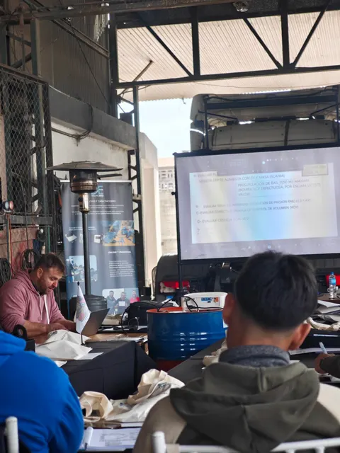 Material técnico proyectado durante la capacitación Scania de junio de 2025