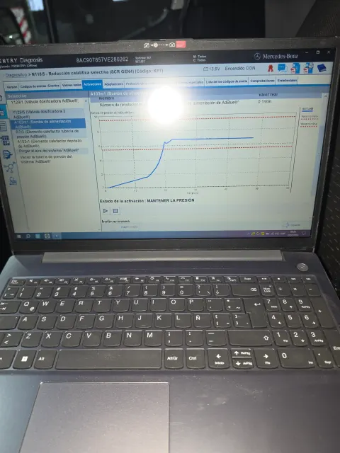Pantalla de diagnóstico Mercedes-Benz en una notebook durante la capacitación Sprinter Módulo 3 en Neuquén